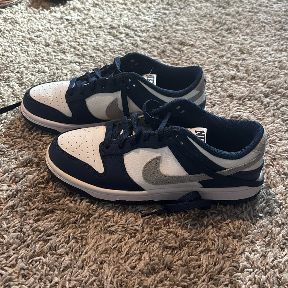 Nike Dunk Low in Midnight Navy